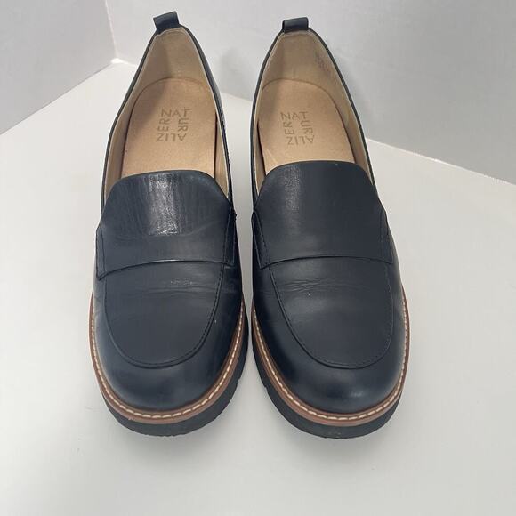 Elegant Black Loafers for Women - Picture 2 of 11